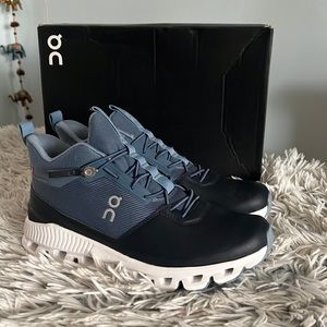 On cloud hi sneaker NEW